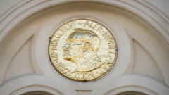 Той спечели Нобел, но не могат да го открият, за да му  го съобщят