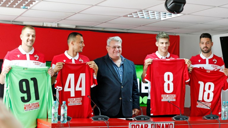 Българският национал Пламен Илиев днес официално бе представен като футболист