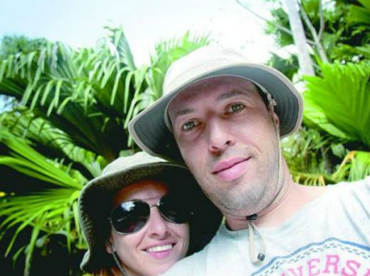 Алекс Раева и DJ Дончо се гушкат на Филипините