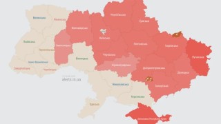 И тази нощ в повечето региони на Украйна е обявена