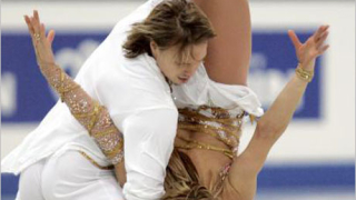 Денкова и Стависки спечелиха финала на "Гран при" в Русия
