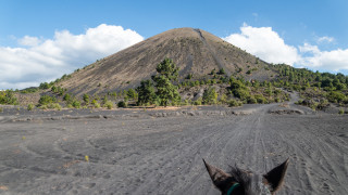Вулкан Парикутин е вулканичен конус в мексикансканския щат Мичоакан разположен