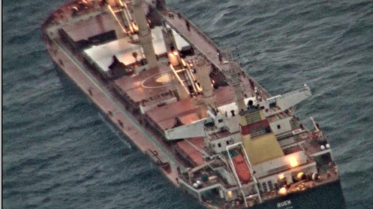 Българският кораб Руен, който беше отвлечен край Сомалия от неизвестни