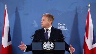 Британският министър на отбраната Грант Шапс който е на посещение