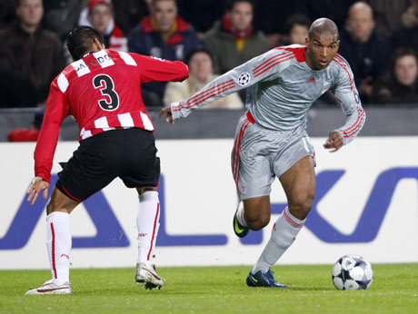 Ливърпул се ослушва за съотборник на Манолев