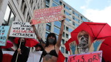  Десетки проститутки проведоха митинг пред Народното събрание в Берлин 