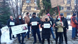 Протест с искане за оставката на кмета на район Красно