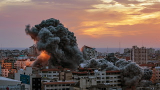 Залп от израелски въздушни удари срещу южния град Хан Юнис