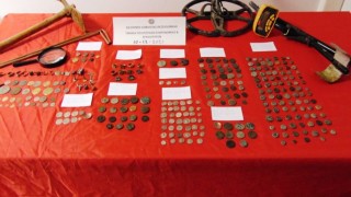 Истинско археологическо съкровище беше открито в притежание на двама мъже