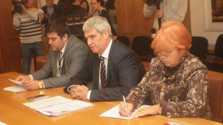 КНСБ преговарят с Обединени патриоти за управлението както и за