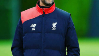 Клоп послуша Божинов