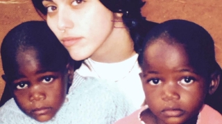 Мадона осинови близначки от Малави (СНИМКИ)