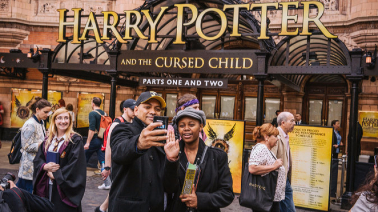 Новата книга за Хари Потър би рекорд на 50-те нюанса