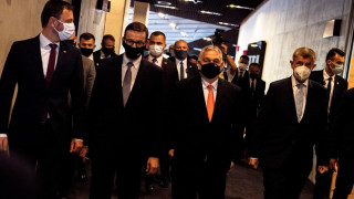 Орбан, Бабиш и Моравецки предупреждават за миграционна заплаха от Афганистан