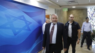 Израел се нахвърли на палестинския лидер Абас за речта му против Тръмп