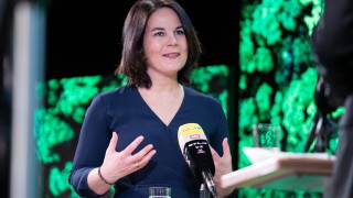 Кандидатката за канцлер на германските Зелени обещава да е твърда с Русия и Китай