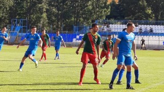 Спортист Своге победи с 2 1 отбор съставен от футболистите без