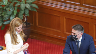 На извънредно заседание на парламента днес бяха приети промените в