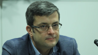 Зарков вижда атрофия, Биков не вижда алтернатива