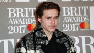 Бруклин Бекъм с жест към баща си