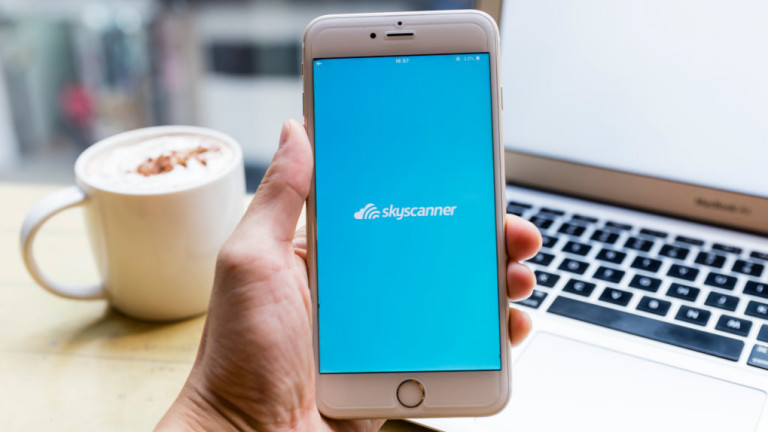 Платформата за търсене на полети Skyscanner затваря офиса си в София