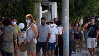 Гърция обяснява: Туризмът не е виновен за скок на заразяване с Covid