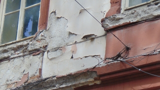 Алармираха за опасни къщи в средногорското село Свежен информира bTV