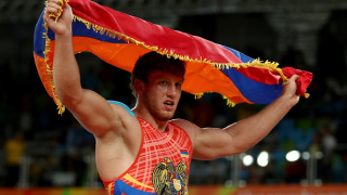 Арменец стана олимпийски номер едно при 98-килограмовите класици