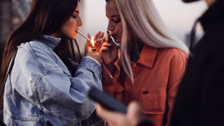 Как Нова Зеландия ще предпази младите от пушенето