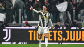 Арсенал пак се интересува от нападателя на Ювентус Душан Влахович Артилеристите искат