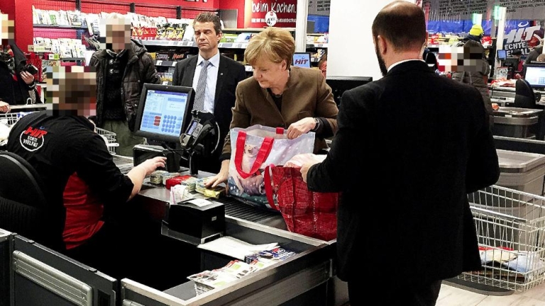 Какво пазарува Ангела Меркел за Коледа?