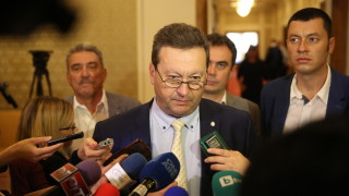 Искането за увеличаване цената на тока за пореден път доказва