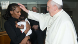  Осъдената на гибел суданка се срещна с папата 