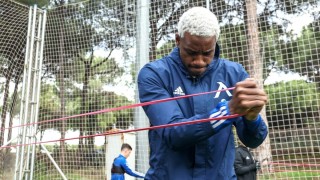 Избраният за най добър защитник в Първа Лига Хосе Кордоба има