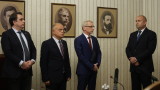 Уставно Румен Радев връчи на Денков втори мандат