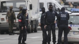 Мъж намушка с нож двама полицаи в Брюксел, подозират тероризъм  