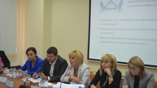 Медиация при родителски спорове предлага омбудсманът Манолова