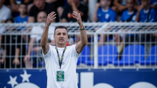 Треньорът на Левски Станислав Генчев няма да променя игровата постройка