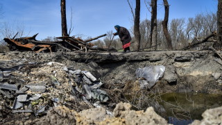 Откриха два масови гроба на цивилни край Киев