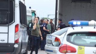 Полицията залови 58 нелегални мигранти в микробус на АМ Тракия