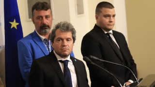 Парламентарната група на Има такъв народ подкрепя изцяло подхода и