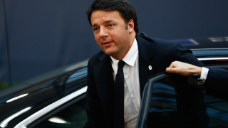 Осъдиха родителите на бившия премиер на Италия за данъчни измами