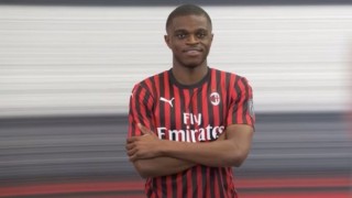 Бранителят на Милан Пиер Калюлю е получил мускулна контузия по