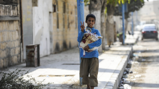 Половин милион сирийчета живеят под обсада