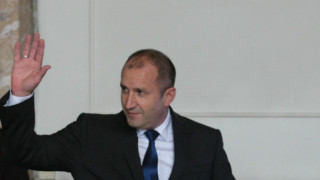Президентът подава ръка "над масата" на Бойко Борисов