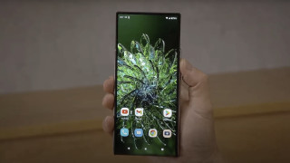 През последните години LG Samsung и TCL показаха прототипи на