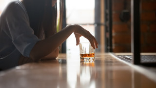 СЗО с апел към държавите да увеличат данъците върху алкохола и подсладените напитки