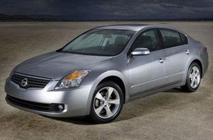 Nissan изтегля 200 000 автомобила 