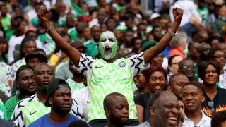Феновете на националния отбор на Нигерия бяха отрязани от властите