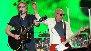 След Queen сър Елтън Джон и Дейвид Боуи които бяха